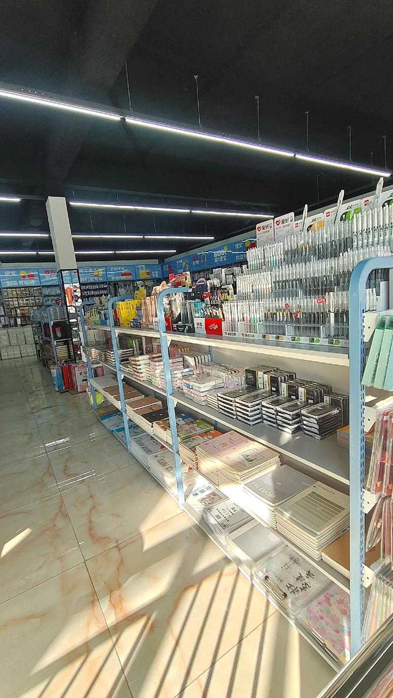 太原日用百货店：生活的五彩斑斓